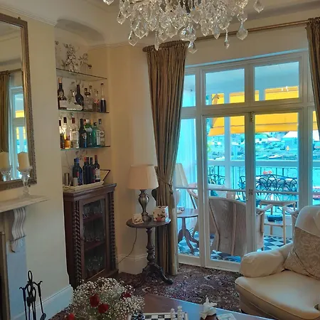 Vendégház Dolphin 4*